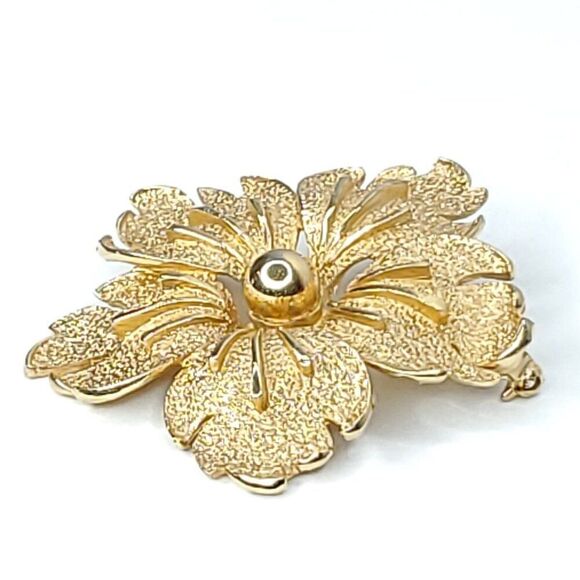 Vintage Flower Brooch Floral Goldtone Textured Metal 2 1/4" - Picture 2 of 3
